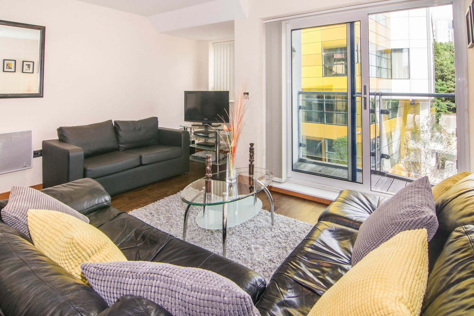 Apartment Wharf - Cuba Street Лондон Экстерьер фото